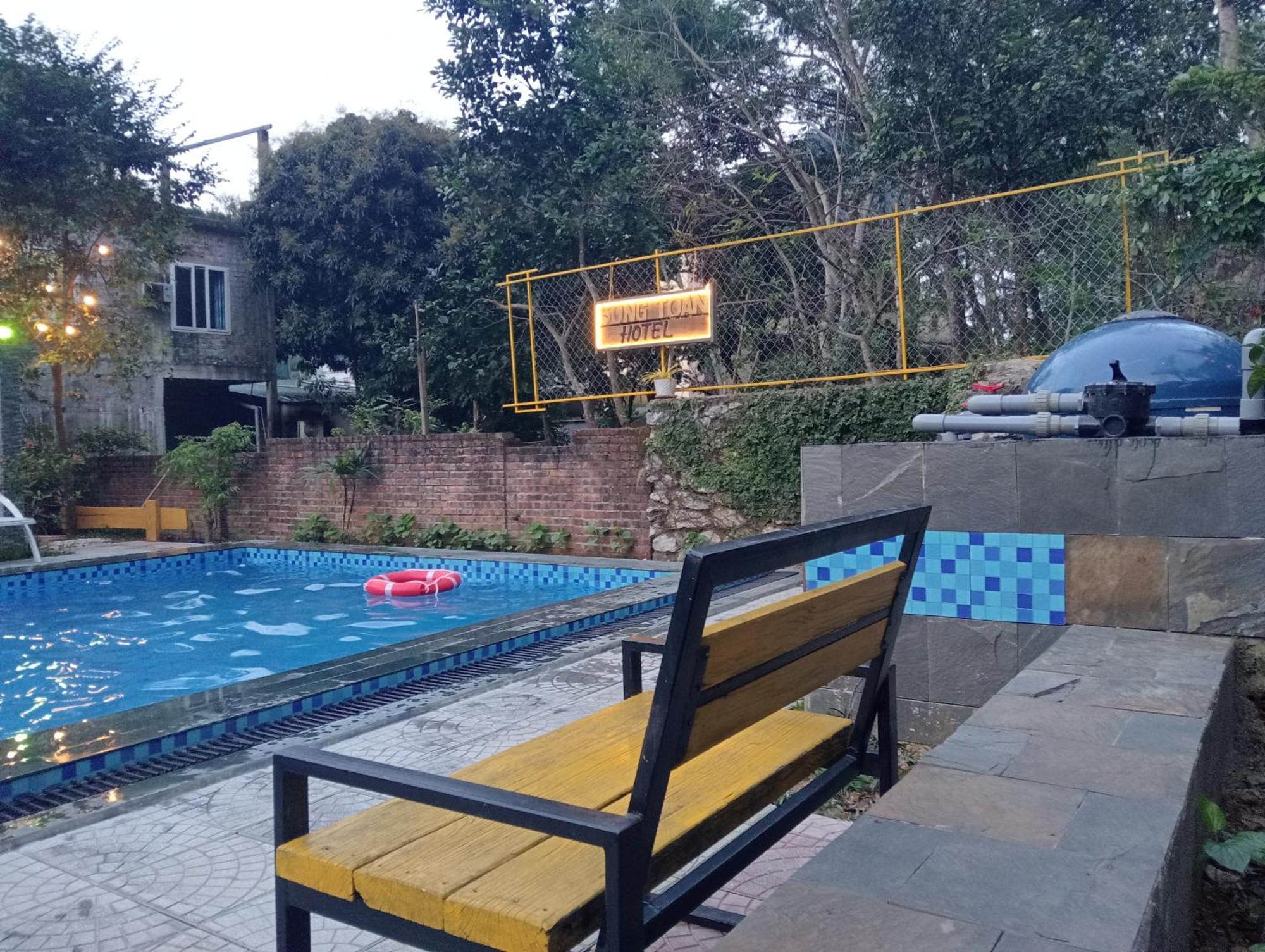 Song Toan Hotel Фонгня Экстерьер фото